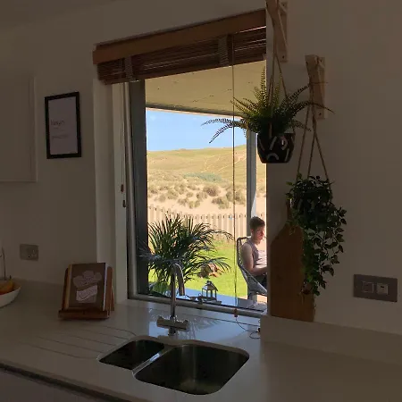 Apartment Luxury Sunrise To Sunset Beachfront *